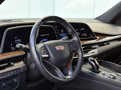 Used 2023 Cadillac Escalade Premium Luxury w/ Performance Package image 19