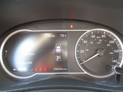 Used 2025 Nissan Versa SV FWD image 16