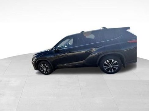 Used 2022 Toyota Highlander XLE image 13