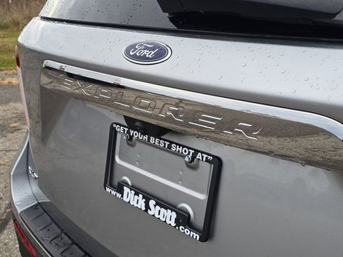 Used 2020 Ford Explorer XLT w/ Comfort Package image 7