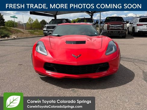 Used 2018 Chevrolet Corvette Stingray Coupe RWD image 2