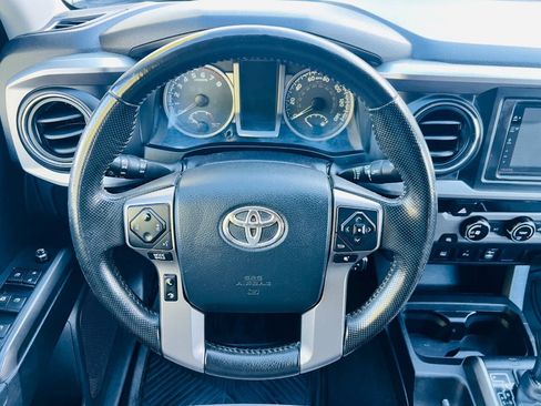 Used 2016 Toyota Tacoma SR5 RWD image 16