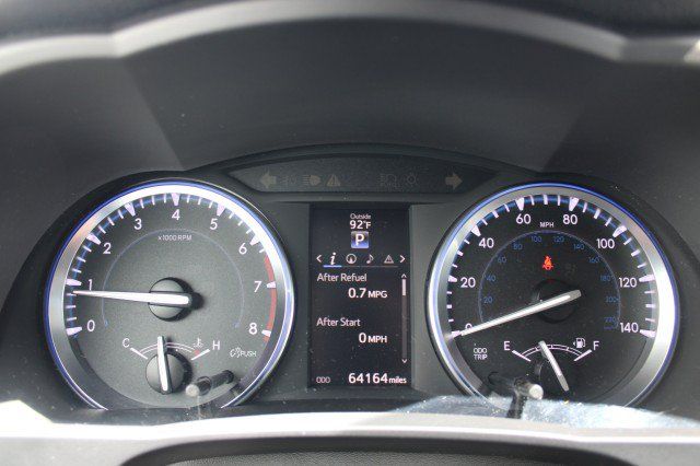 Used 2016 Toyota Highlander XLE FWD image 24