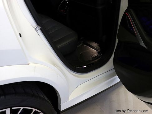 Used 2022 BMW X6 M w/ Competition Package image 38