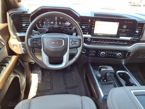 Used 2022 GMC Sierra 1500 SLT w/ SLT Premium Package AWD/4WD image 10