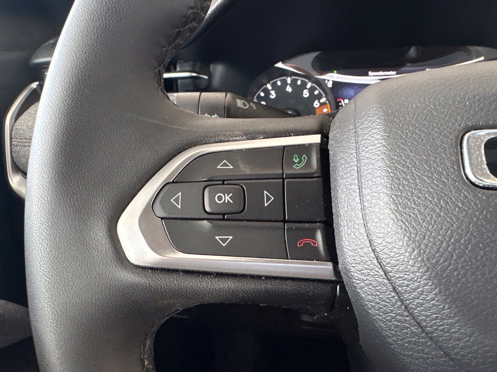 Used 2024 Jeep Compass Latitude w/ Sun and Sound Group AWD/4WD image 26