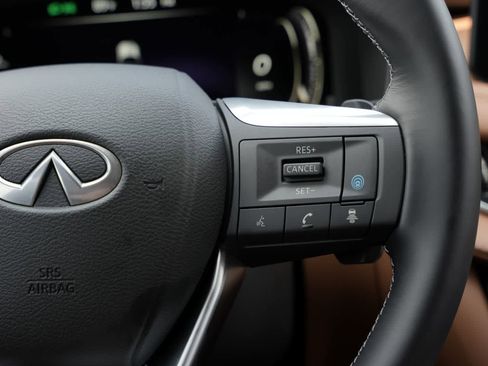 Used 2023 INFINITI QX60 Sensory w/ Vision Package AWD/4WD image 11