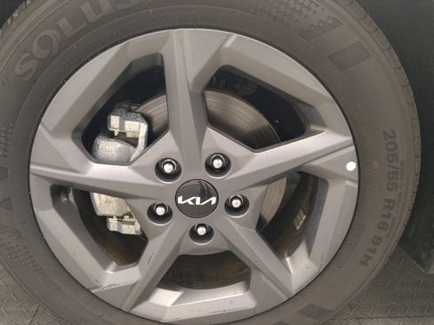 Used 2025 Kia K4 FWD image 31