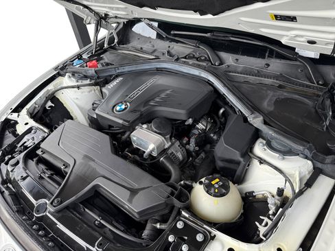 Used 2018 BMW 320i Sedan image 13