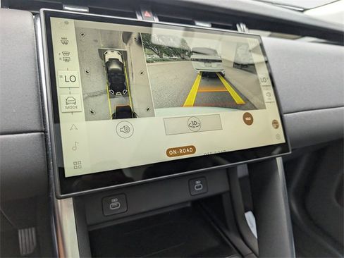 Used 2024 Land Rover Discovery Sport S image 22