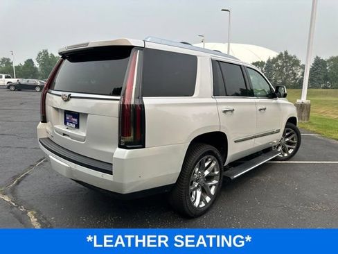 Used 2019 Cadillac Escalade Premium Luxury AWD/4WD image 4