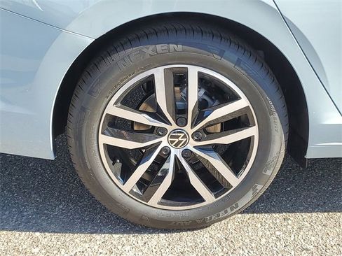 New 2025 Volkswagen Jetta SE image 5