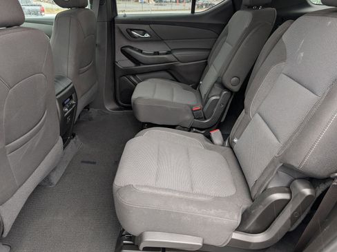 Used 2023 Chevrolet Traverse LT image 21