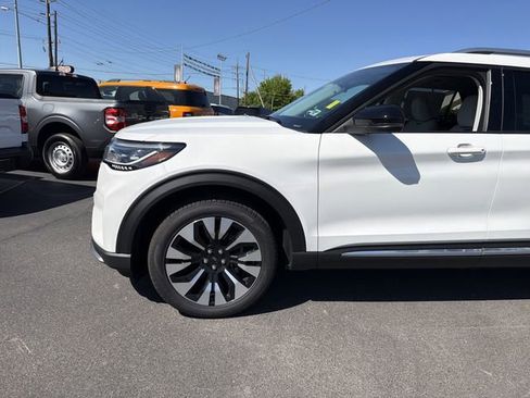 New 2026 Ford Explorer Platinum w/ LUX Leather Package AWD/4WD image 9