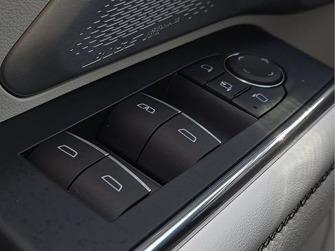 Used 2024 GMC Acadia Denali w/ Super Cruise Package FWD image 17