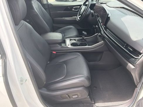 Used 2025 Kia Carnival SX Prestige FWD image 13