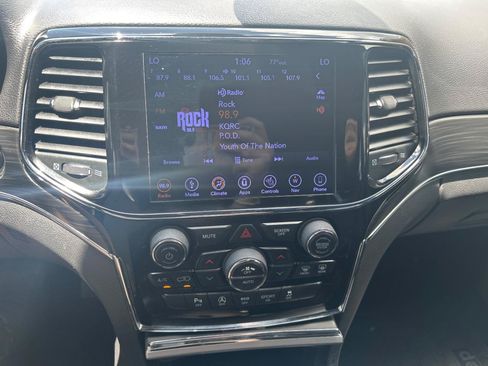 Used 2019 Jeep Grand Cherokee Limited AWD/4WD image 13