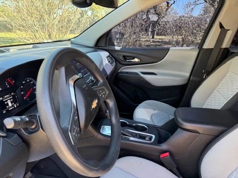 Used 2020 Chevrolet Equinox LS w/ LS Convenience Package image 39