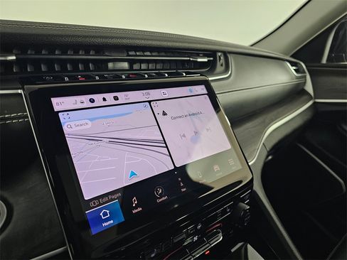 Used 2022 Jeep Grand Cherokee Limited image 29