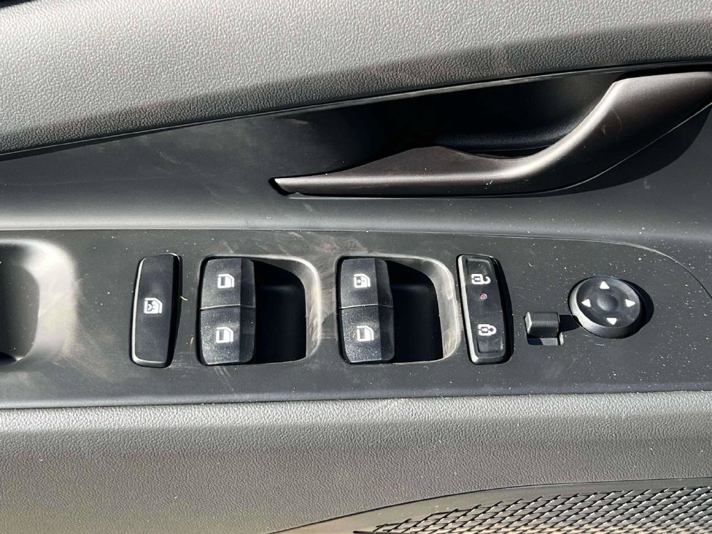 New 2026 Hyundai Elantra SEL Sport FWD image 13