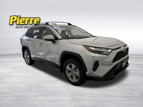 Used 2025 Toyota RAV4 XLE AWD/4WD image 6
