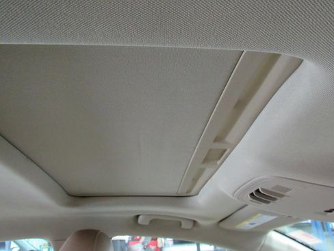 Used 2012 Buick Regal Premium image 24