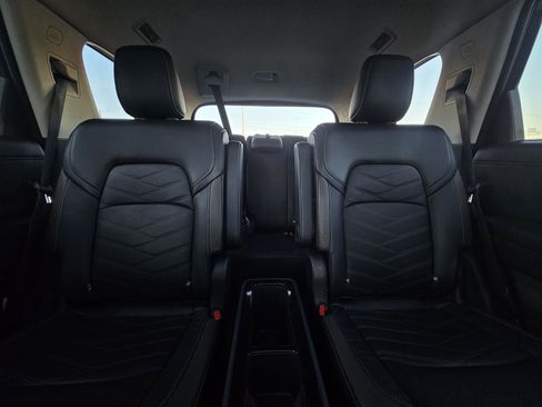 Used 2024 Nissan Pathfinder Platinum image 36