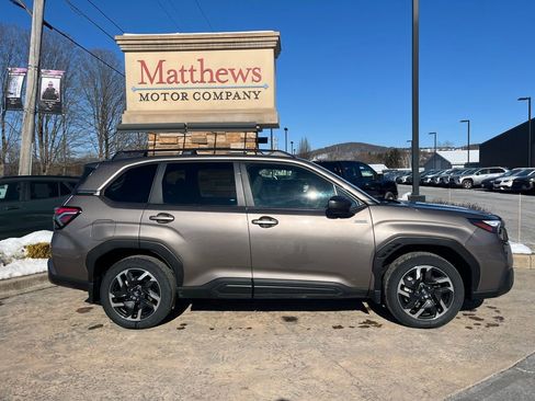 Used 2025 Subaru Forester Premium w/ Protection Package (1PH) AWD/4WD image 4