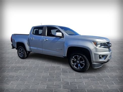 Used 2017 Chevrolet Colorado Z71 image 3