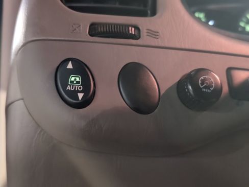 Used 2006 Toyota Sequoia Limited image 19