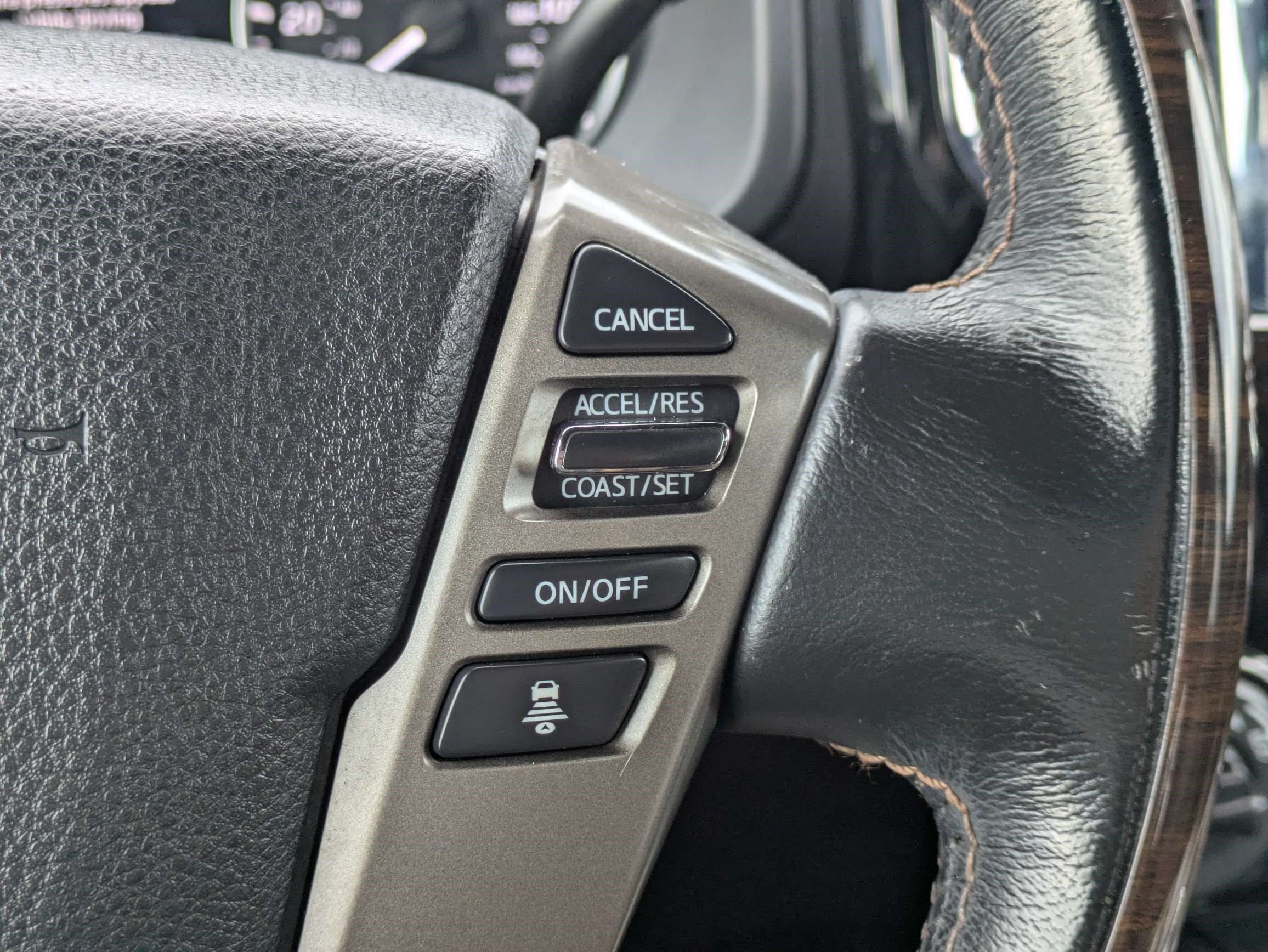 Used 2021 Nissan Titan Platinum Reserve w/ Moonroof Package AWD/4WD image 23