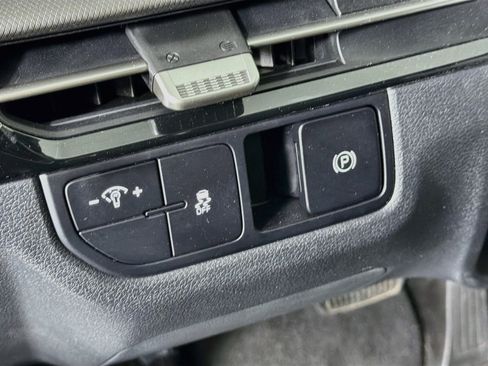 Used 2026 Kia Sportage LX FWD image 17