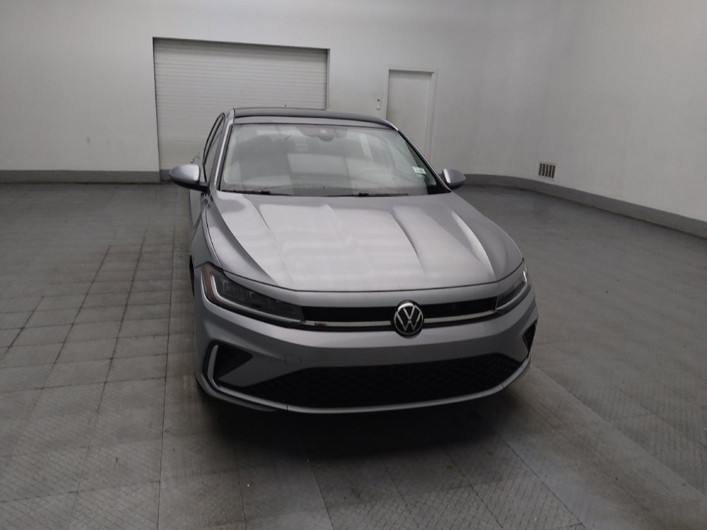 Used 2025 Volkswagen Jetta SE FWD image 14