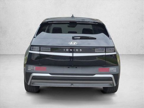 Used 2025 Hyundai Ioniq 5 SE RWD image 6