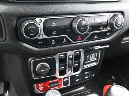 Used 2024 Jeep Gladiator Sport AWD/4WD image 18