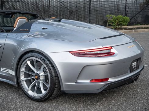 Used 2019 Porsche 911 Speedster RWD image 35