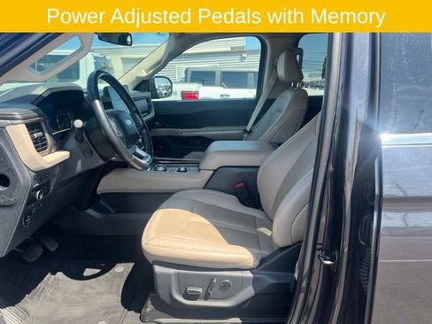 Certified 2024 Ford Expedition Limited AWD/4WD image 7