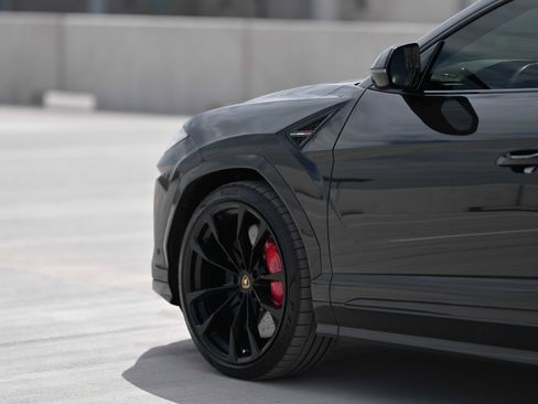 Used 2021 Lamborghini Urus image 7