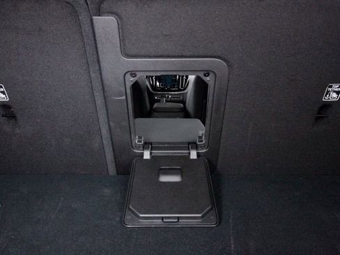 Certified 2025 Volvo XC60 B5 Plus w/ Climate Package image 38