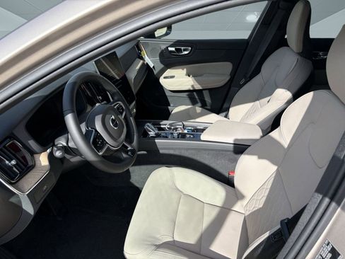 Used 2026 Volvo XC60 B5 Plus w/ Climate Package image 5