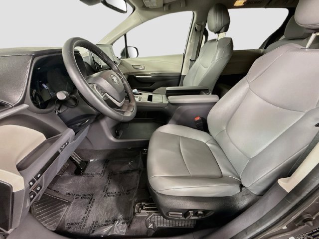 Certified 2024 Toyota Sienna XLE FWD image 22