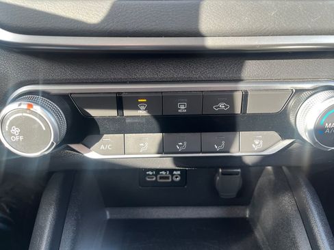 Used 2022 Nissan Altima 2.5 SV FWD image 24