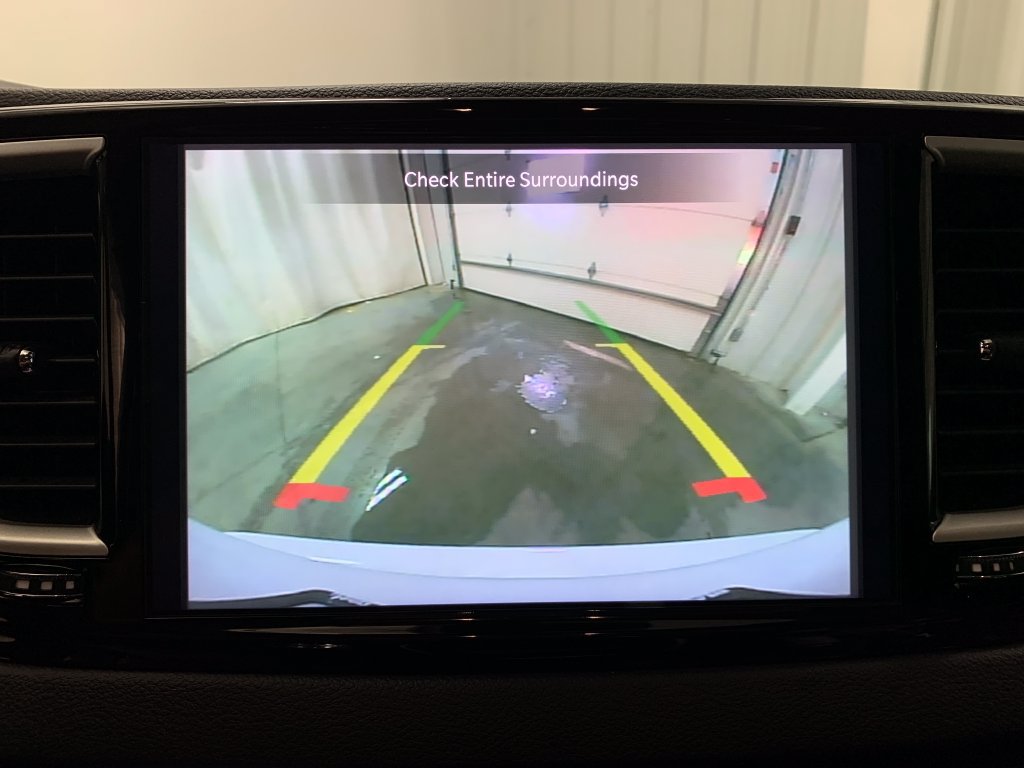 Used 2024 Chrysler Pacifica Touring-L FWD image 31