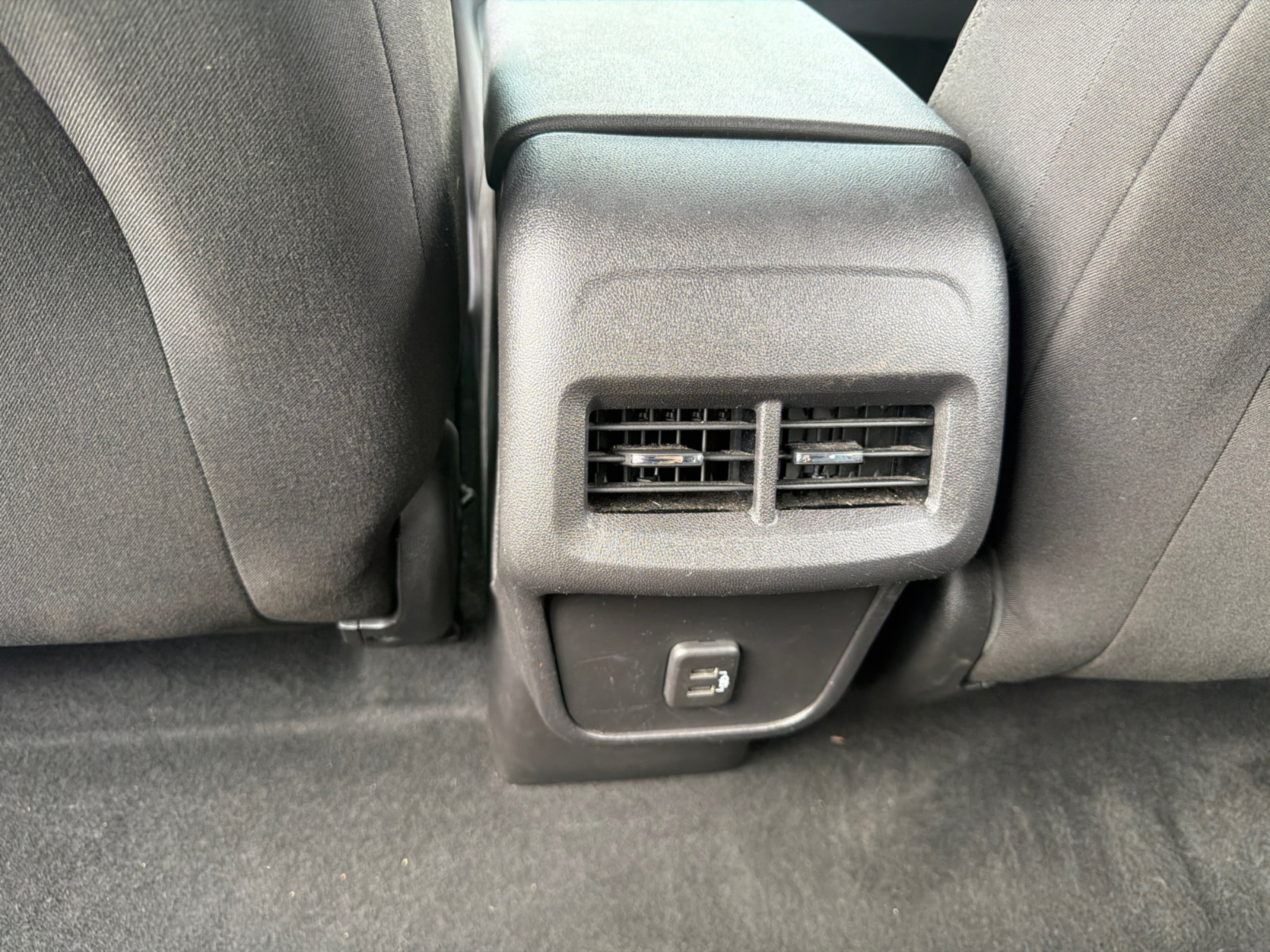 Used 2024 Chevrolet Equinox LT FWD image 11