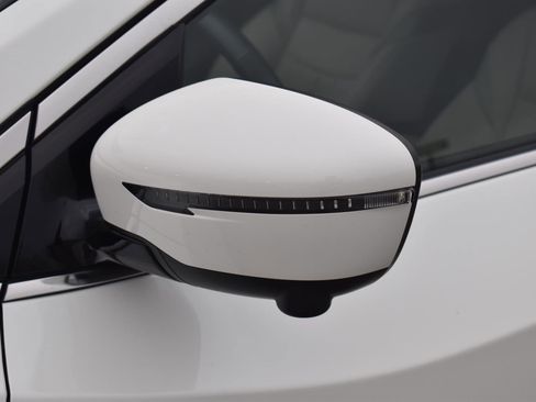 Used 2024 Nissan Murano Platinum w/ Cargo Package image 4