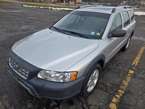 Used 2005 Volvo XC70 image 3