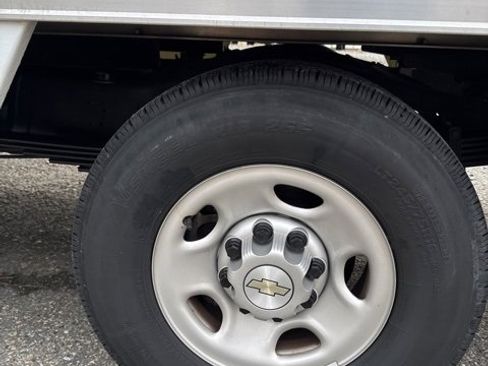 Used 2023 Chevrolet Express 3500 w/ Power Convenience Package image 10