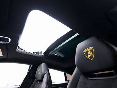 Used 2021 Lamborghini Urus image 53