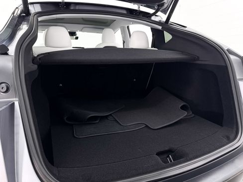 Used 2026 Tesla Model Y Long Range RWD image 35
