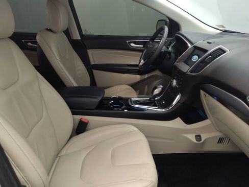 Used 2017 Ford Edge Titanium w/ Technology Package FWD image 21